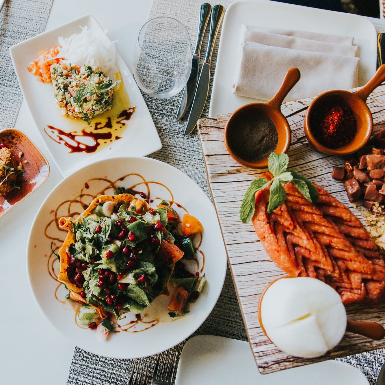 abudhabi restaurants danatrips